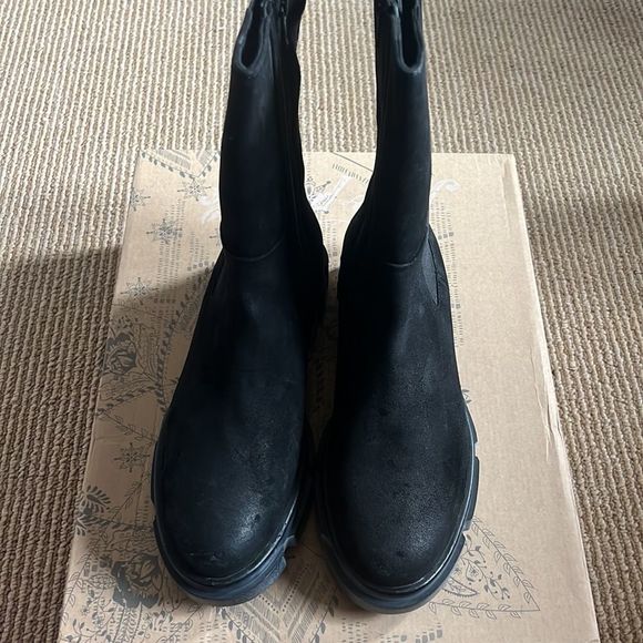 NEW Free People Chelsea Boots suede black - Picture 8 of 11